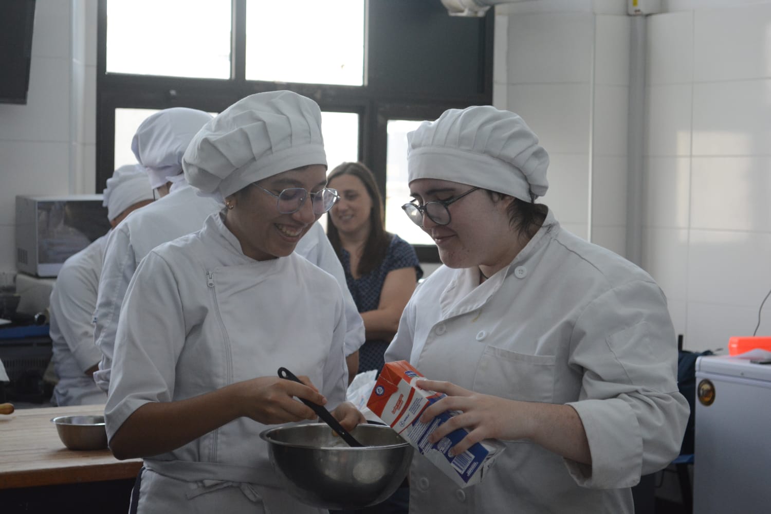 Juana y Micaela, estudiantes de Palermo realizarán, en enero, sus pasantías en el Parador de UTU en Punta del Este