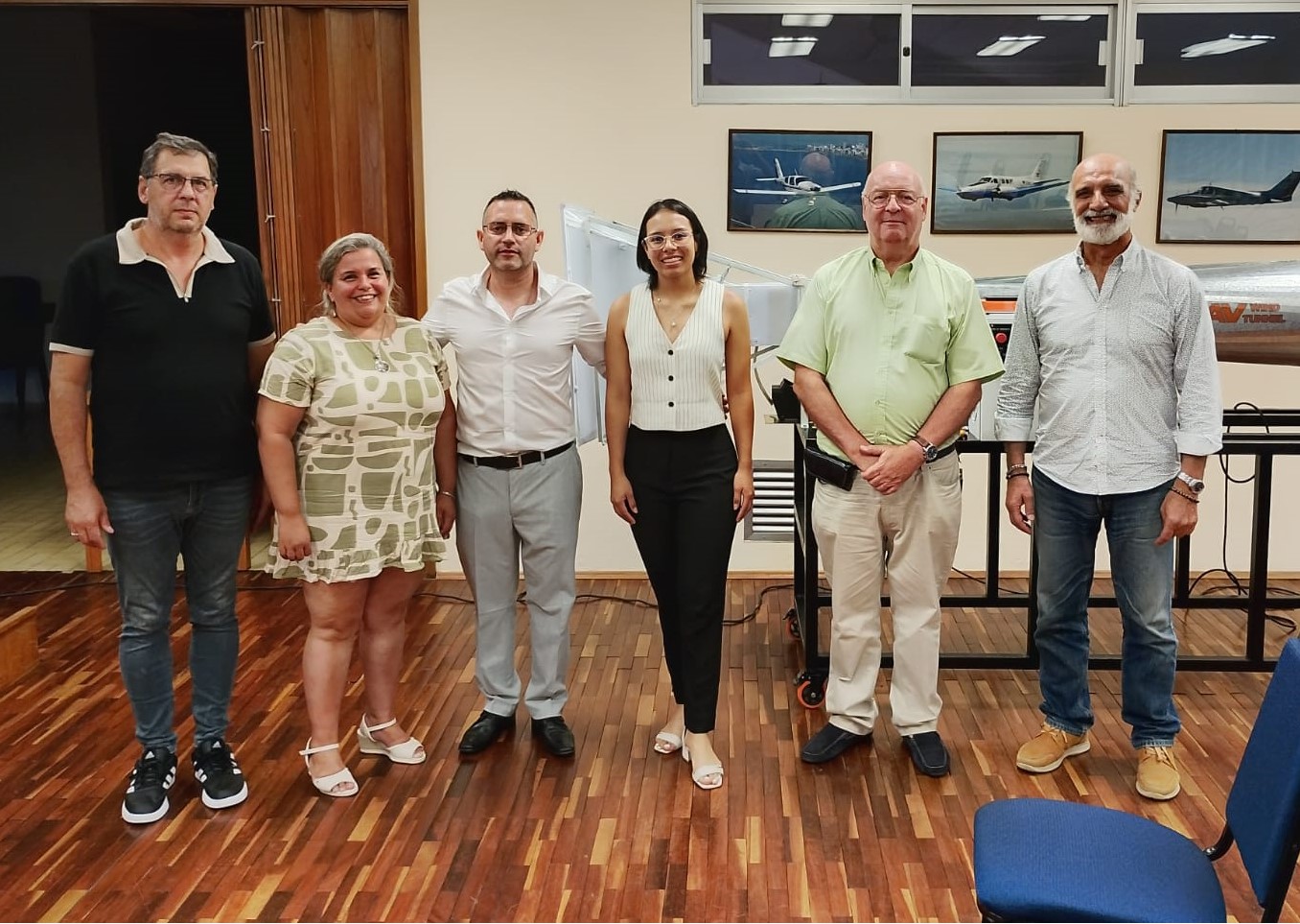 Estudiantes de Aeronáutica se encuentran presentando sus proyectos de egreso