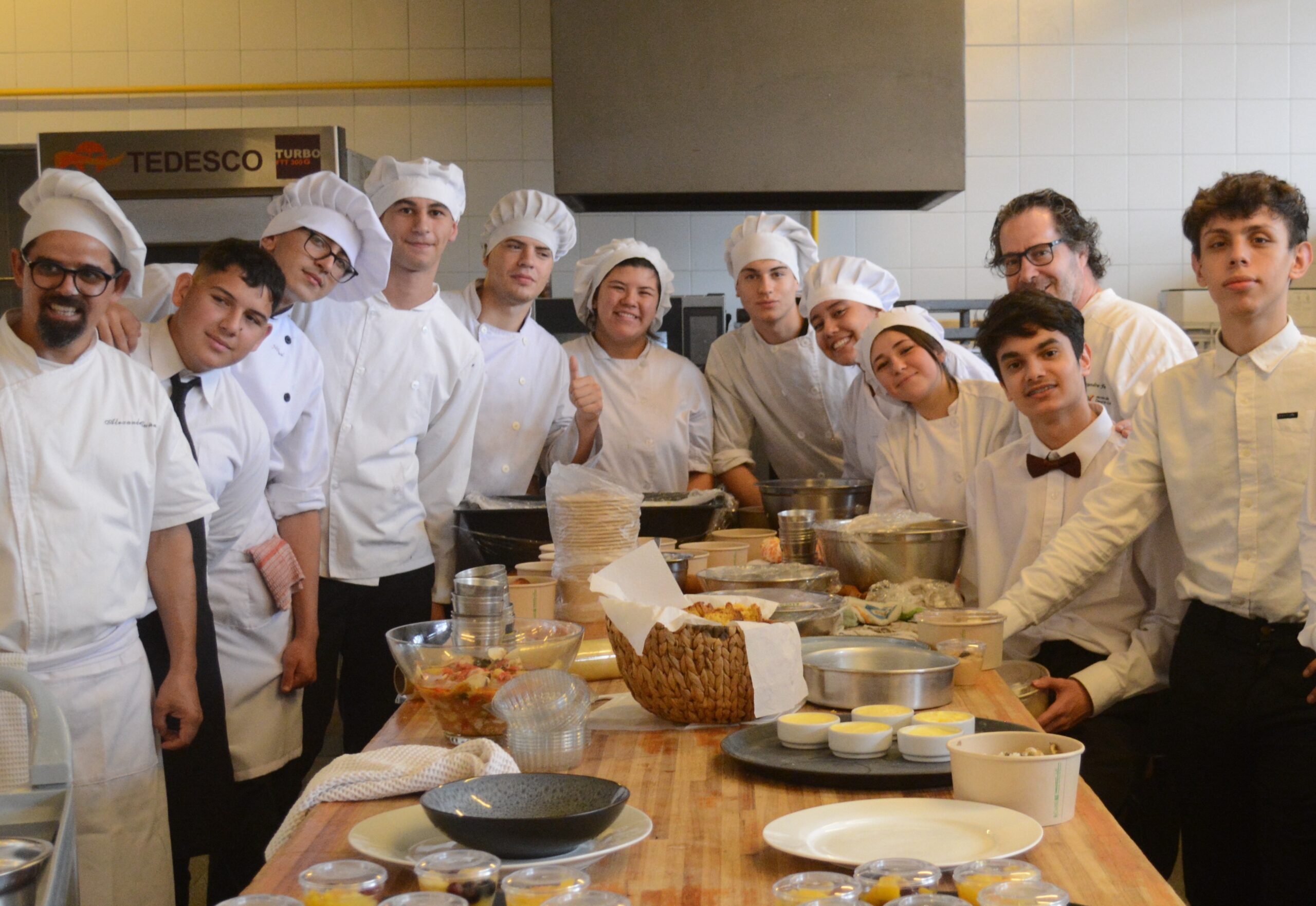 Recetas con historia: docentes de Gastronomía de todo el país recibieron a distinguidos chef de la cocina portuguesa