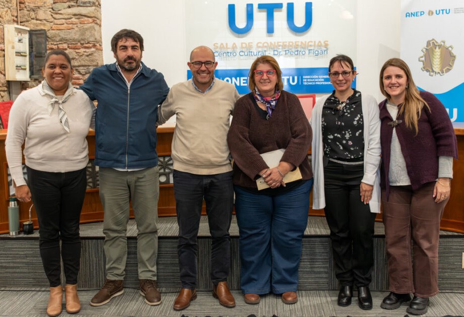 Firma de convenio con ASSE que formaliza y permite a estudiantes del Tecnólogo en Óptica Oftálmica participar en la atención visual de niños en edad escolar