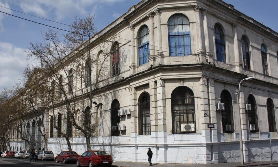 Dos días de asueto para funcionarios, pasantes y becarios