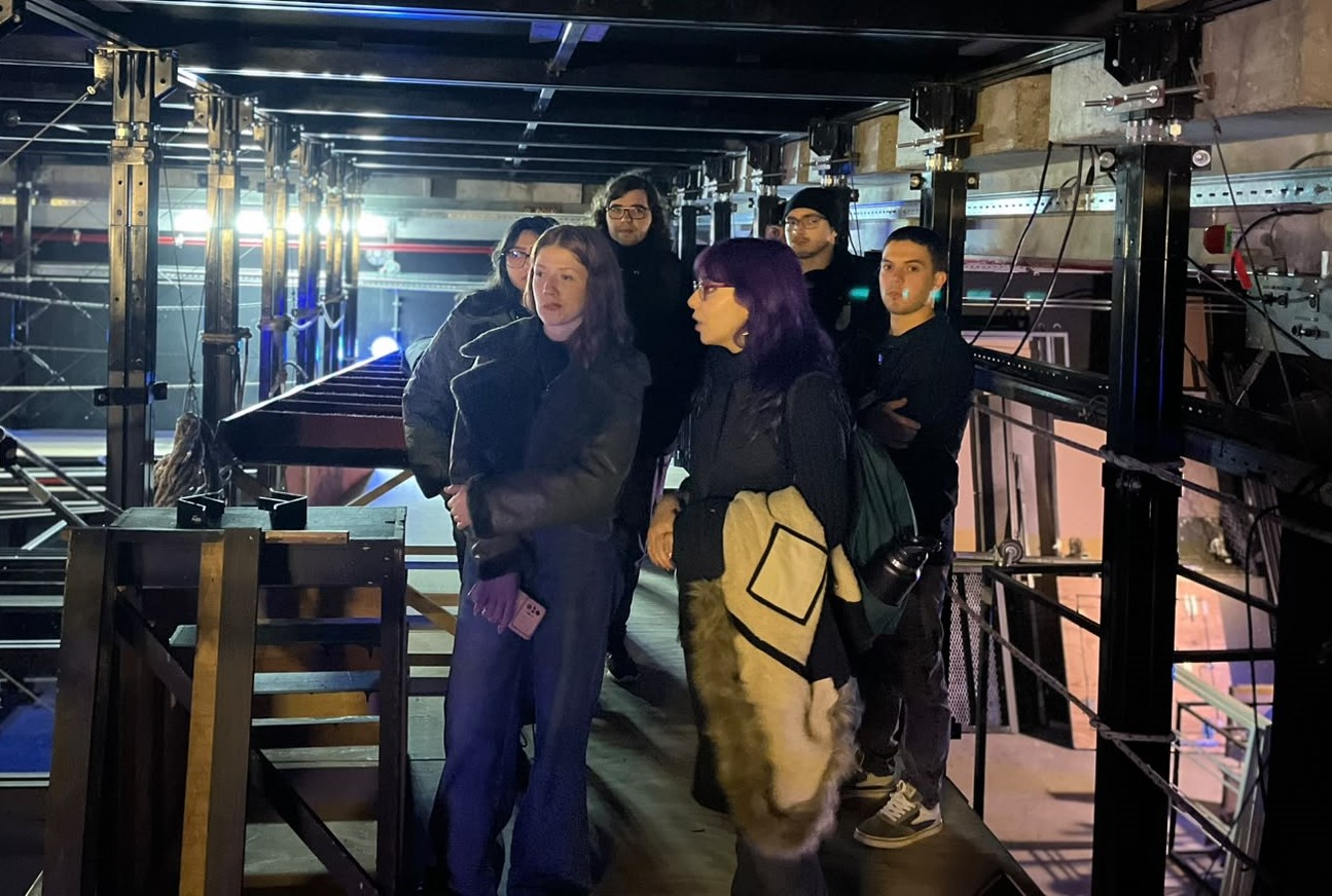 Estudiantes del Tecnólogo en Industrias Audiovisuales de Durazno recorrieron el Teatro Solís y conocieron sus diferentes áreas