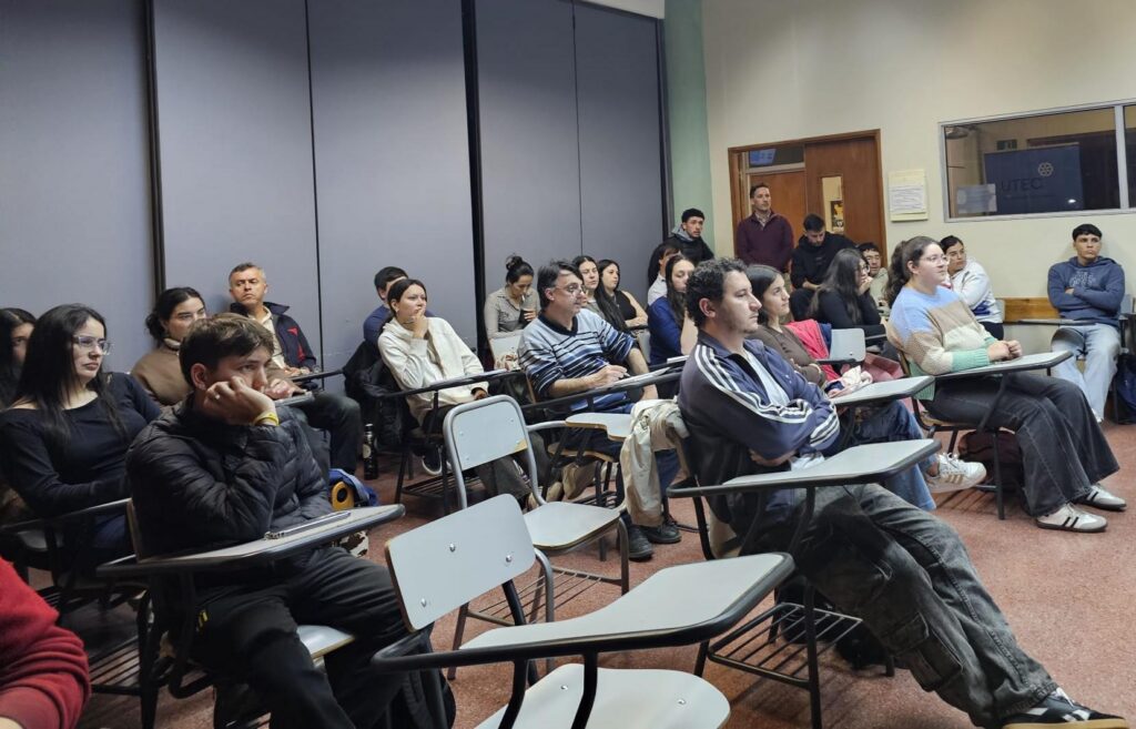 Se llevó a cabo una conferencia sobre Transporte Aéreo y Logística de Carga en Paysandú