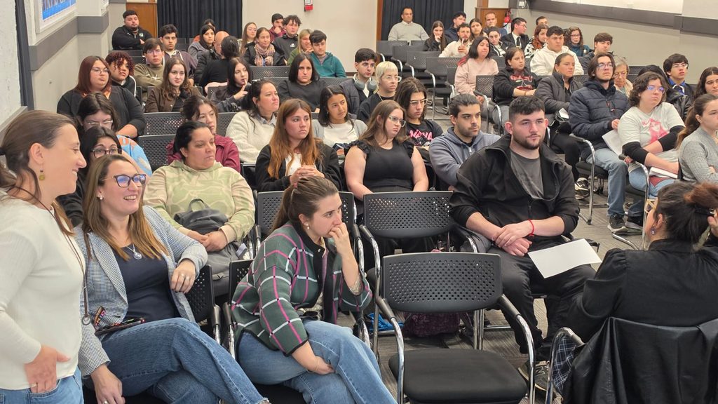 Estudiantes de Gastronomía de todo el país participaron de una charla introductoria a sus pasantías de verano 2027 en el Parador de Punta del Estee